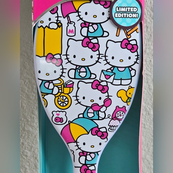Hello Kitty x Wet Brush The Original Detangler (Under My Umbrella) - Picture 6 of 14